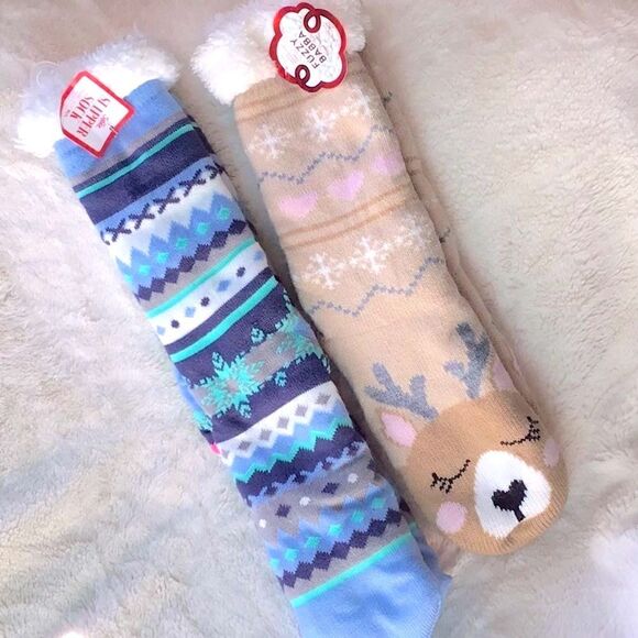 Bundle of 2 cozy winter holidays socks-reindeer and snow (New with tags) - Picture 1 of 8